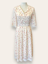 Simple Retro Cream with floral print Dress M
